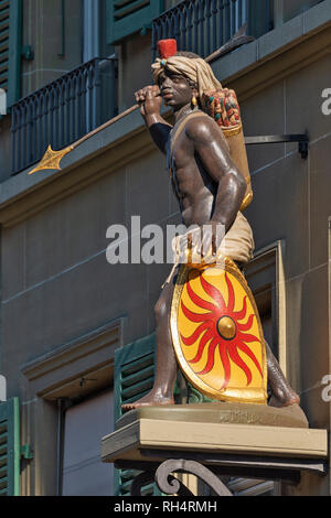 Wand Abbildung eines schwarzen Krieger, Bern, Schweiz Stockfoto