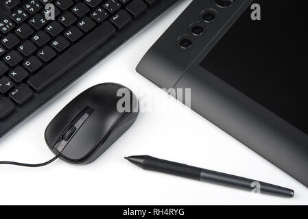 Grafik Tablett mit Stift für Illustratoren, Malern und Designern auf weißem Hintergrund Stockfoto