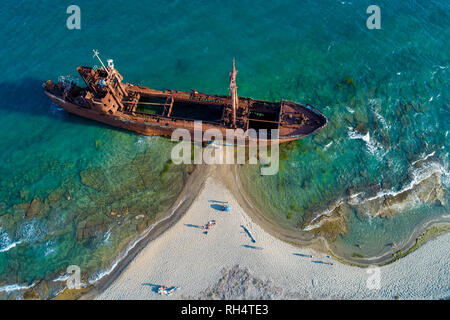 Luftaufnahme von schiffbruch Dimitrios (ehemals Klintholm) in Gythio Peloponnes in Griechenland Stockfoto
