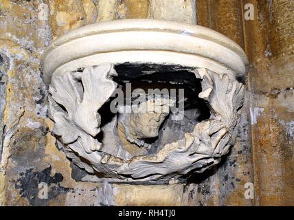 Stein Fläche innerhalb einer Spalte in Selby Abbey Stockfoto