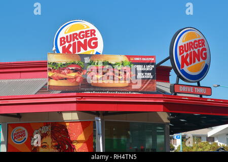 Burger King Schilder über den Eingang des Restaurants in Tauranga, Neuseeland Stockfoto
