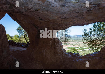 Castellar, Provinz Jaen, Andalusien, Spanien: IV Jahrhundert v. Chr. iberischen Höhle santuary als Cueva de La Lobera, wo zahlreiche Iberischen Votivgaben h Stockfoto