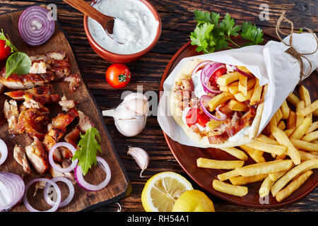 Griechische Souvlaki, Gyros Pita ma, Ansicht von oben Stockfoto