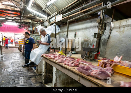 Fleisch Verkäufer in der Straße in Chinatown in Kuala Lumpur, Malaysia Stockfoto