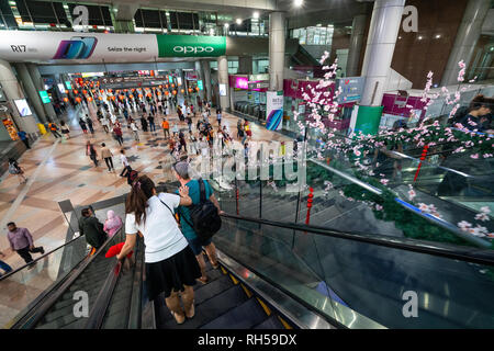 Menschen in KL Sentral Bahnhof in Kuala Lumpur, Malaysia Stockfoto