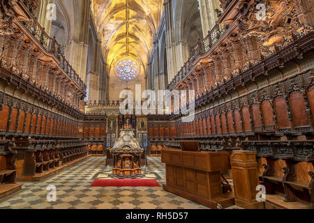 Sevilla, Spanien - Januar 13, 2019: Die hölzerne Chor der Kathedrale von Sevilla in Andalusien, Spanien Stockfoto