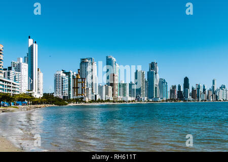 Foto von Balneario Camboriu Skyline, in Santa Catarina, Brasilien Stockfoto