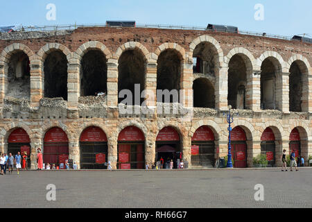 Römischen Amphitheater Arena di Verona an der Piazza Bra Platz im historischen Zentrum von Verona - Italien. Stockfoto