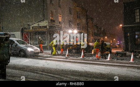 Brighton UK zum 31. Januar 2019 - Arbeiter weiterhin in Brighton arbeiten, wie Schnee im Süden heute Abend fällt mit mehr Prognose in Großbritannien: Simon Dack/Alamy leben Nachrichten Stockfoto