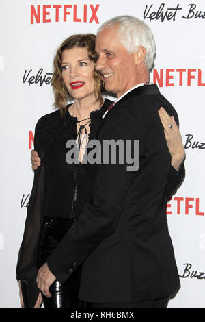 Los Angeles, CA, USA. 28 Jan, 2019. LOS ANGELES - Jan 28: Rene Russo, Dan Gilroy am'' samt Kreissäge'' Premiere auf der Egyptian Theatre am 28 Januar, 2019 in Los Angeles, CA Credit: Kay Blake/ZUMA Draht/Alamy leben Nachrichten Stockfoto