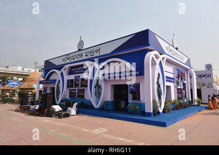 Kolkata, Indien. 1. Februar, 2019. Westbengalen Pavillon am zweiten Tag von 12 Tagen Dauer 43. Internationalen Kolkata Buchmesse 2019 am Central Park, Salt Lake City, die von den Verlegern und Buchhändlern Gilde organisiert. Credit: Biswarup Ganguly/Alamy leben Nachrichten Stockfoto