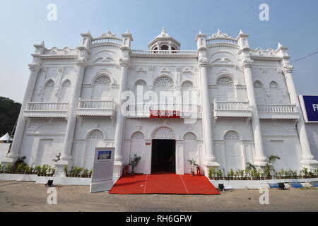 Kolkata, Indien. 1. Februar, 2019. Bangladesch Pavilion - eine Replik des Rose Garden Palace von Dhaka und am zweiten Tag zwölf Tage Dauer 43. Internationalen Kolkata Buchmesse 2019 am Central Park, Salt Lake City, die von den Verlegern und Buchhändlern Gilde organisiert. Credit: Biswarup Ganguly/Alamy leben Nachrichten Stockfoto