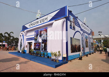 Kolkata, Indien. 1. Februar, 2019. Westbengalen Pavillon am zweiten Tag von 12 Tagen Dauer 43. Internationalen Kolkata Buchmesse 2019 am Central Park, Salt Lake City, die von den Verlegern und Buchhändlern Gilde organisiert. Credit: Biswarup Ganguly/Alamy leben Nachrichten Stockfoto