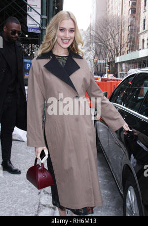 New York, NY, USA. 01 Feb, 2019. Caitlin Fitzgerald am Bau reihe Förderung der Film, der Mann, der Hitler getötet und als die Bigfoot am Februar 01, 2019. Credit: Rw/Medien Punch/Alamy leben Nachrichten Stockfoto