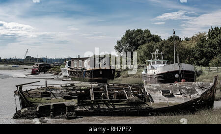 Boote auf dem Estuarty Stockfoto