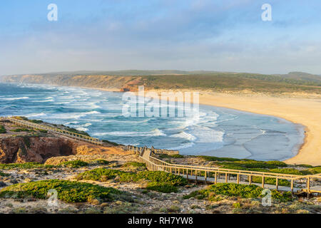 Erstaunlich schönen wilden Praia da Bordeira, neben Carrapateira, Algarve, Portugal Stockfoto