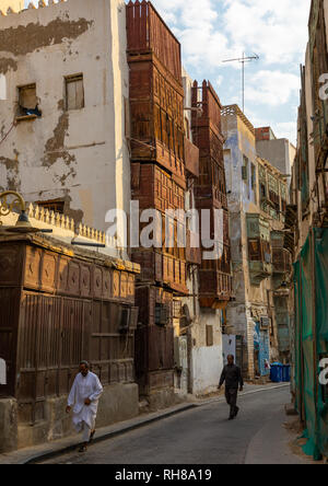 Alte Häuser mit Holz- mashrabiyas in al-Balad Viertel, Mekka Provinz, Jeddah, Saudi-Arabien Stockfoto