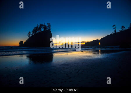 Sonnenuntergang - Schuss aus der zweiten Strand, Halbinsel Olympic Stockfoto