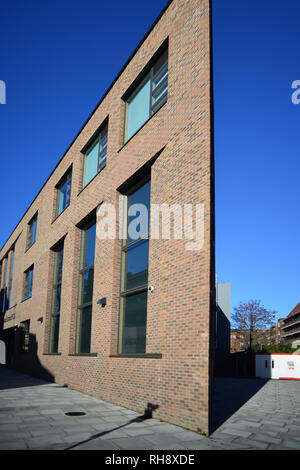 Großbritannien: London NW1: Drummond Crescent: Maria Fidelis Römisch-katholische Schule FCJ Stockfoto