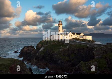 Fanad Head Lighthouse auf den wilden Atlantik im Norden Donegal Stockfoto