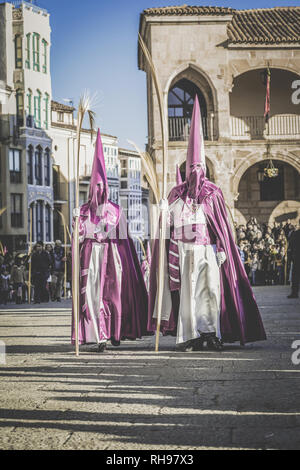 Prozession während der Heiligen Woche in Zamora, Spanien. Heilige Woche in Zamora, Spanien (Osterwoche) ist das jährliche Gedenken an die Leiden Jesu Christi Stockfoto