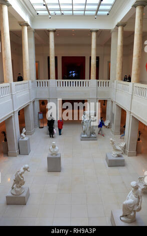 Skulptur Gericht mit den Besuchern in der Kunst Institut von Chicago. Chicago Illinois. USA Stockfoto