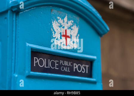 Alte blaue Polizei öffentliche Post, Guildhall, der Londoner City. Stockfoto