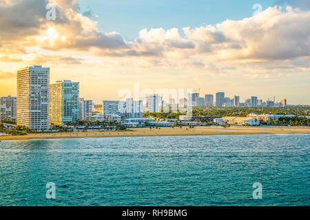 Fort Lauderdale Skyline und Strand Landschaft. Stockfoto