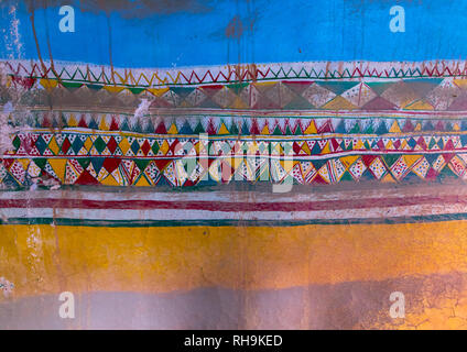 Al-qatt Al asiri traditionell weiblichen inneren Wanddekoration in einem abandonned Haus, Asir Provinz, Sarat Abidah, Saudi-Arabien Stockfoto