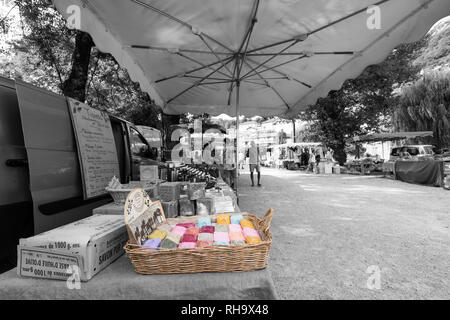 Marktplatz in Pont-en-Royans, Frankreich Stockfoto