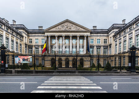 Fassade des belgischen föderalen Parlaments in Brüssel Stockfoto