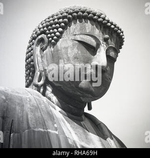 1950 s, historischen, der Leiter des Großen Buddha (oder daibutsu) Kamakura, Japan, dem Jahr 1252 und gehört zu den historischen Sehenswürdigkeiten des Landes. Stockfoto