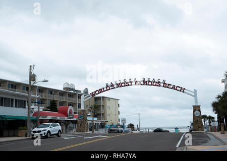 Torbogen Schild am Eingang zum Strand in Daytona Beach, Florida Stockfoto