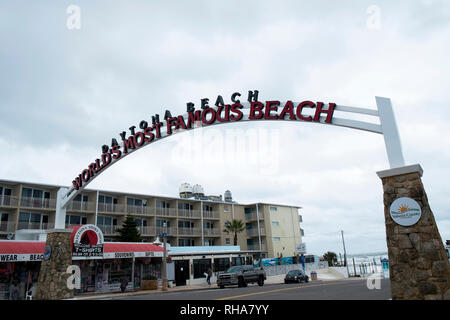 Torbogen Schild am Eingang zum Strand in Daytona Beach, Florida Stockfoto