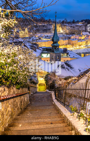 Altstadt in einem Snow Day, Salzburg, Österreich Stockfoto