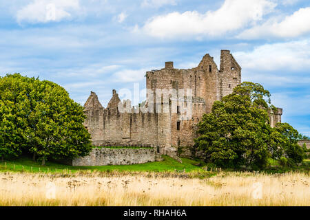 Edinburgh, Schottland: die Ruinen von Craigmillar Castle, zwischen 14. und 16. Jahrhundert, für seine Vereinigung mit Maria, Königin von Schottland gebaut, bekannt Stockfoto