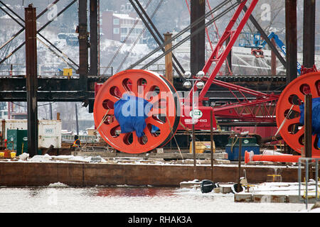 Bau der BNSF Vertikallift Eisenbahnbrücke zwischen Burlington, Iowa und Gulfport, Mississippi. Stockfoto