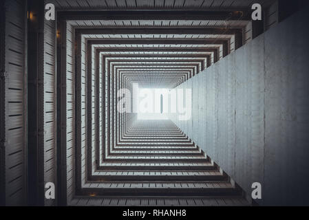 Isometrische square Unterseite von innen Gebäude. Architektur, Kunst, Design abstrakt Hintergrund oder Bauwirtschaft Konzept Stockfoto