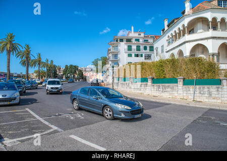 CASCAIS, Portugal - 30. APRIL 2018: Seaside Stadtbild von Cascais city im Sommer Tag. Gemeinde Cascais, Portugal. Stockfoto