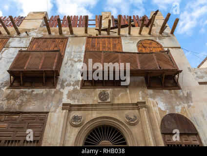 Alte Häuser mit Holz- mashrabiyas in al-Balad Viertel, Mekka Provinz, Jeddah, Saudi-Arabien Stockfoto