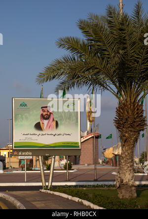 Kronprinz Mohammed Bin Salman propaganda Billboards in der Straße, in der Provinz Jizan, Jizan, Saudi-Arabien Stockfoto