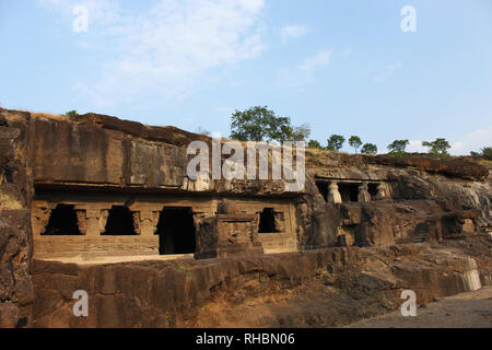 Außenansicht der Höhle 21, Ellora Höhlen, Mumbai, Maharashtra Stockfoto