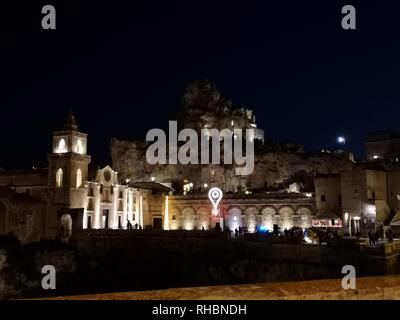 Blick auf die Altstadt von Matera (Sassi di Matera), der Europäischen Kulturhauptstadt 2019, Basilicata, Italien Stockfoto