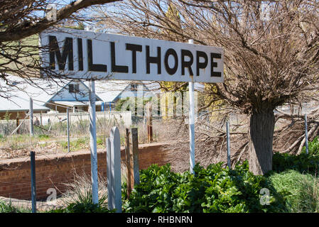 Der alte Bahnhof Millthorpe nun konvertiert, Geschäfte und ein Café. Stockfoto