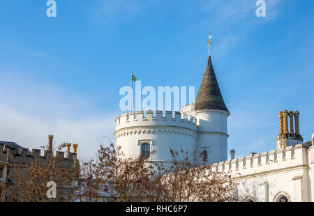 Runder Turm, Türmchen und Zinnen in Strawberry Hill House, einem Neugotischen villa in Twickenham, London, gebaut von Horace Walpole von 1749 Stockfoto