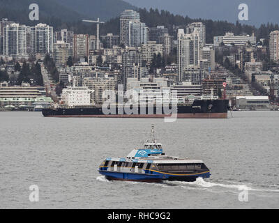 Vancouver, British Columbia, Kanada. Jan, 2019 18. Die SeaBus Passagierfähre "burrard Biber'' Kreuze Vancouvers Hafen von Waterfront Station zu Lonsdale Quay. Der Transit Service links Downtown Vancouver mit North Vancouver. Credit: bayne Stanley/ZUMA Draht/Alamy leben Nachrichten Stockfoto