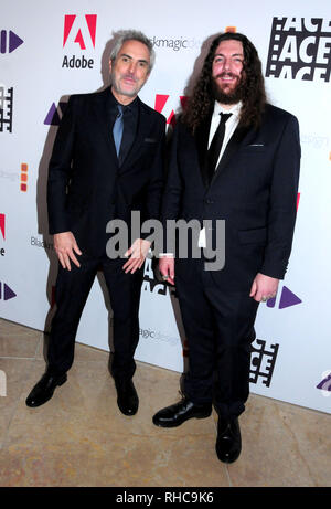 Beverly Hills, Kalifornien, USA. 01 Feb, 2019. Direktor/co-editor Alfonso Cuaron und Co-editor Adam Gough besuchen ACE 69. jährliche Eddie Awards am 1. Februar 2019 Im Beverly Hilton Hotel in Beverly Hills, Kalifornien. Credit: Barry King/Alamy leben Nachrichten Stockfoto