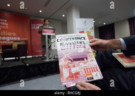 Nottingham, Nottinghamshire, England, UK. 2. Februar 2019. East Midlands Labour Party Conference 2019, Nottingham, Nottinghamshire, England, UK. 2. Februar, 2019. Labours Schatten Außenminister Emily Thornberry M.P., der in seiner Rede zum Abschluss der Konferenz an Parteimitglieder an der East Midlands Labour Party Conference 2019. Alan Beastall/Alamy Live News Credit: Alan Keith Beastall/Alamy leben Nachrichten Stockfoto