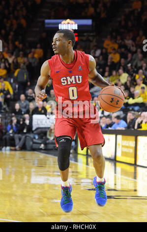 Wichita, Kansas, USA. 30 Jan, 2019. Southern Methodist Mustangs guard Jahmal McMurray (0) übernimmt den Ball während der NCAA Basketball Spiel zwischen der SMU Mustangs und die Wichita State Shockers an Charles Koch Arena in Wichita, Kansas. Kendall Shaw/CSM/Alamy leben Nachrichten Stockfoto