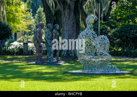 Overflow, vom spanischen Bildhauer Jaume Plensa, New Orleans Sculpture Garden City Park, New Orleans Museum of Art, New Orleans, Louisiana, USA Stockfoto